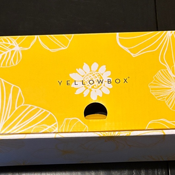 Yellow Box Multicolor Flip Flops - Picture 6 of 6